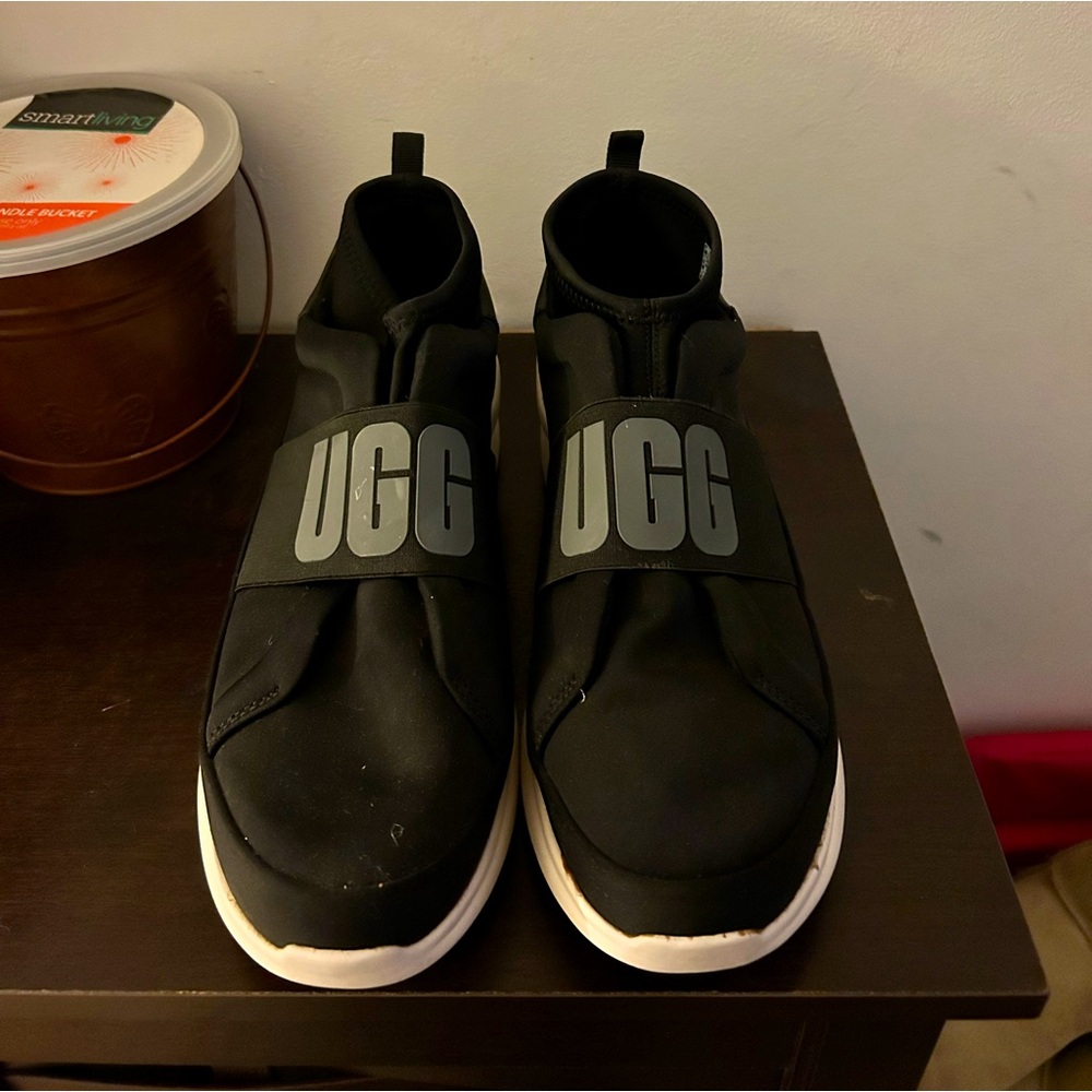 UGG platform sneakers Sz 10 LN
